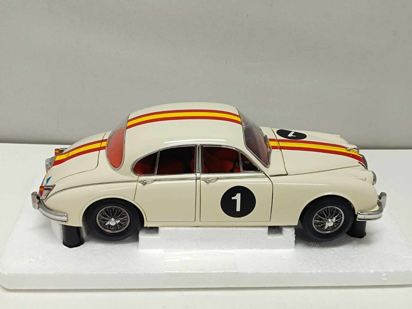 Jaguar Mark 2 3.8 Bob Jane 1962 #1 - Model-Icons 1:18 Limited Edition 2000 pezzi