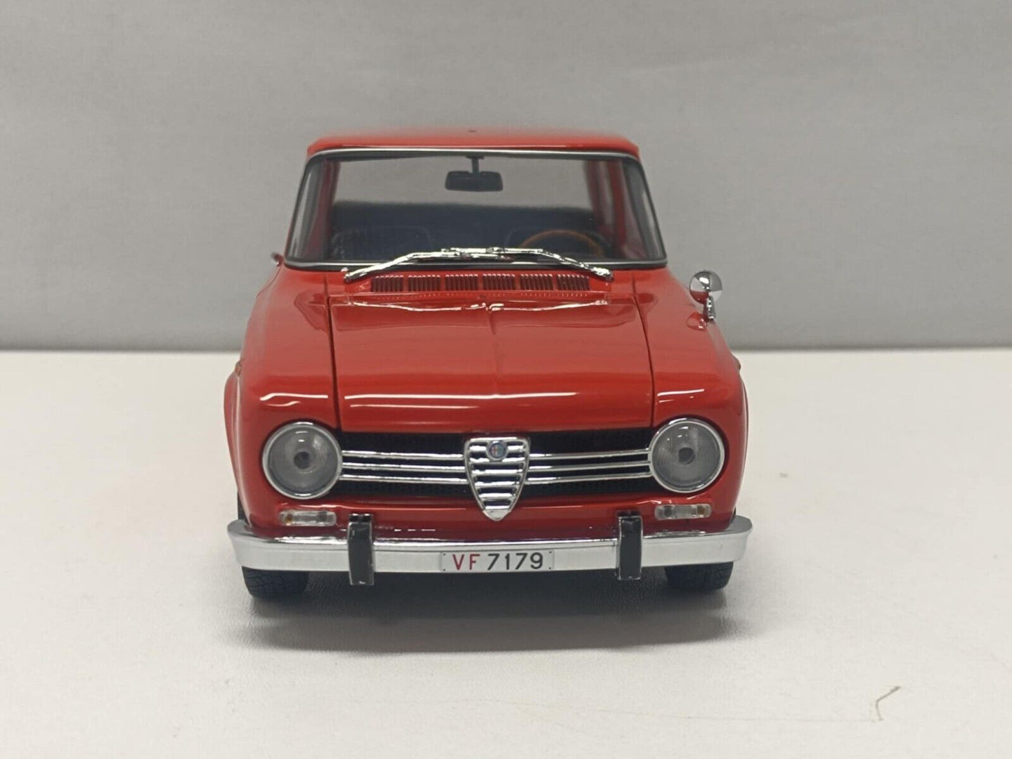 Alfa Romeo Giulia 1300 Vigili del fuoco 1970 Minichamps 1:18 Usato Limited 500