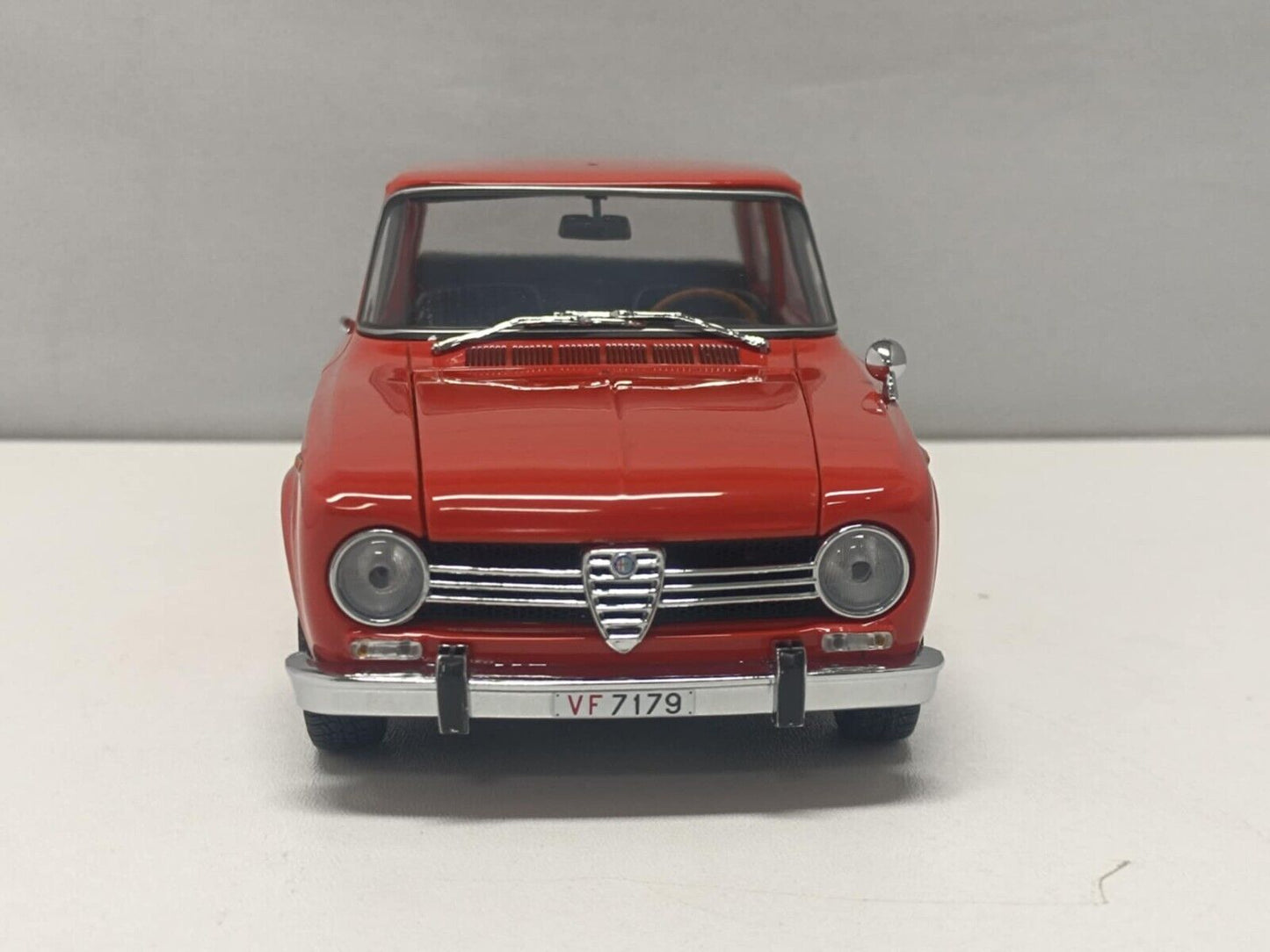Alfa Romeo Giulia 1300 Vigili del fuoco 1970 Minichamps 1:18 Usato Limited 500