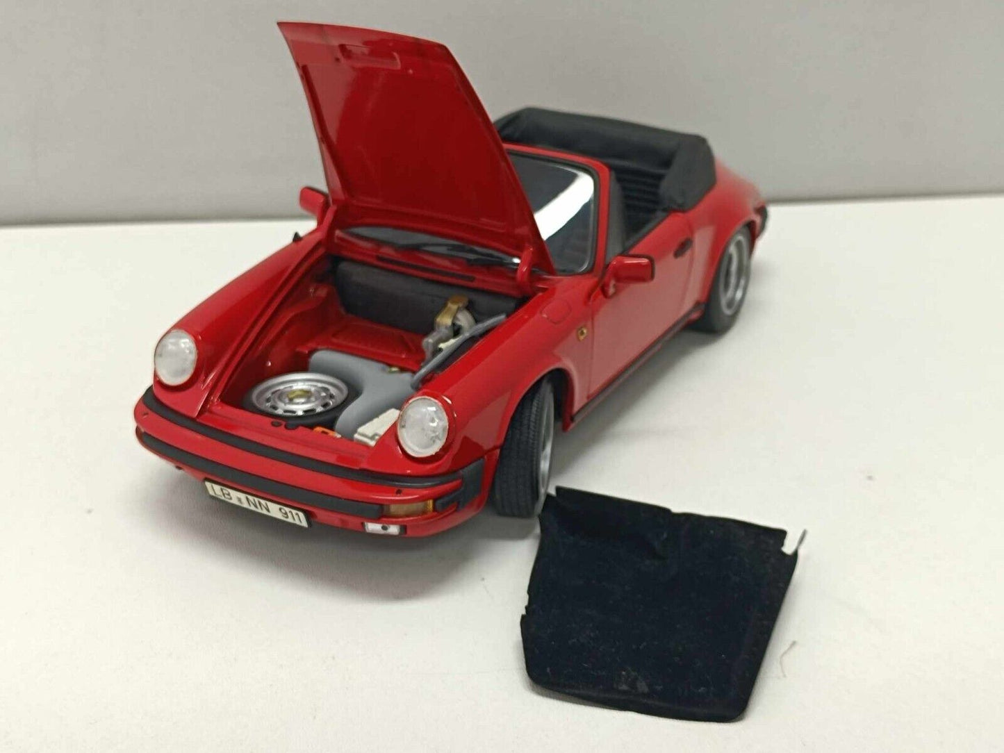Porsche 911 Carrera Cabriolet 1983 Red Rosso - Minichamps 1:18 Rare