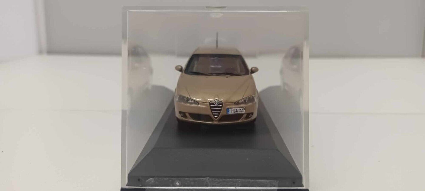Alfa Romeo 147 Restyling 2 Serie 2005 Gold Luci Di Amalfi Minichamps 1:43 Teca