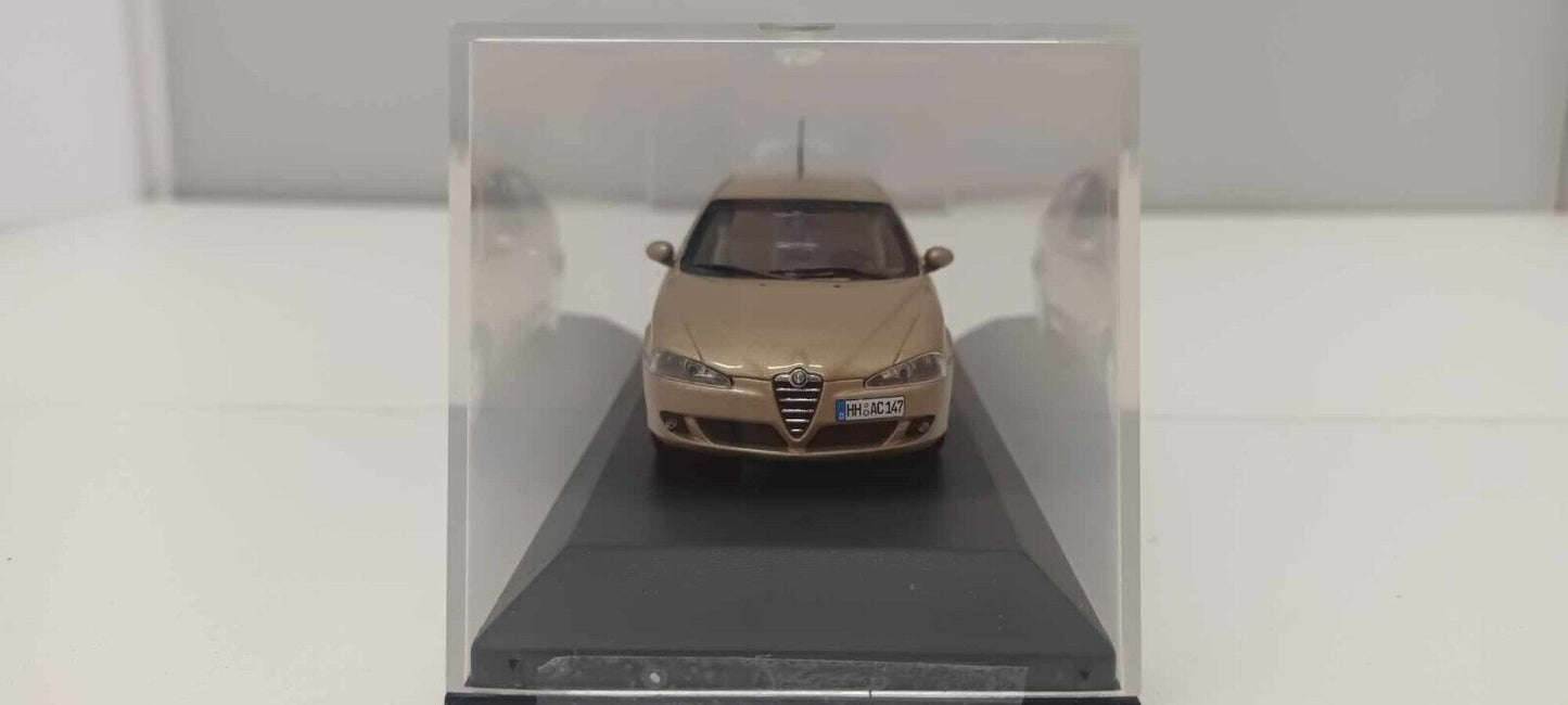 Alfa Romeo 147 Restyling 2 Serie 2005 Gold Luci Di Amalfi Minichamps 1:43 Teca