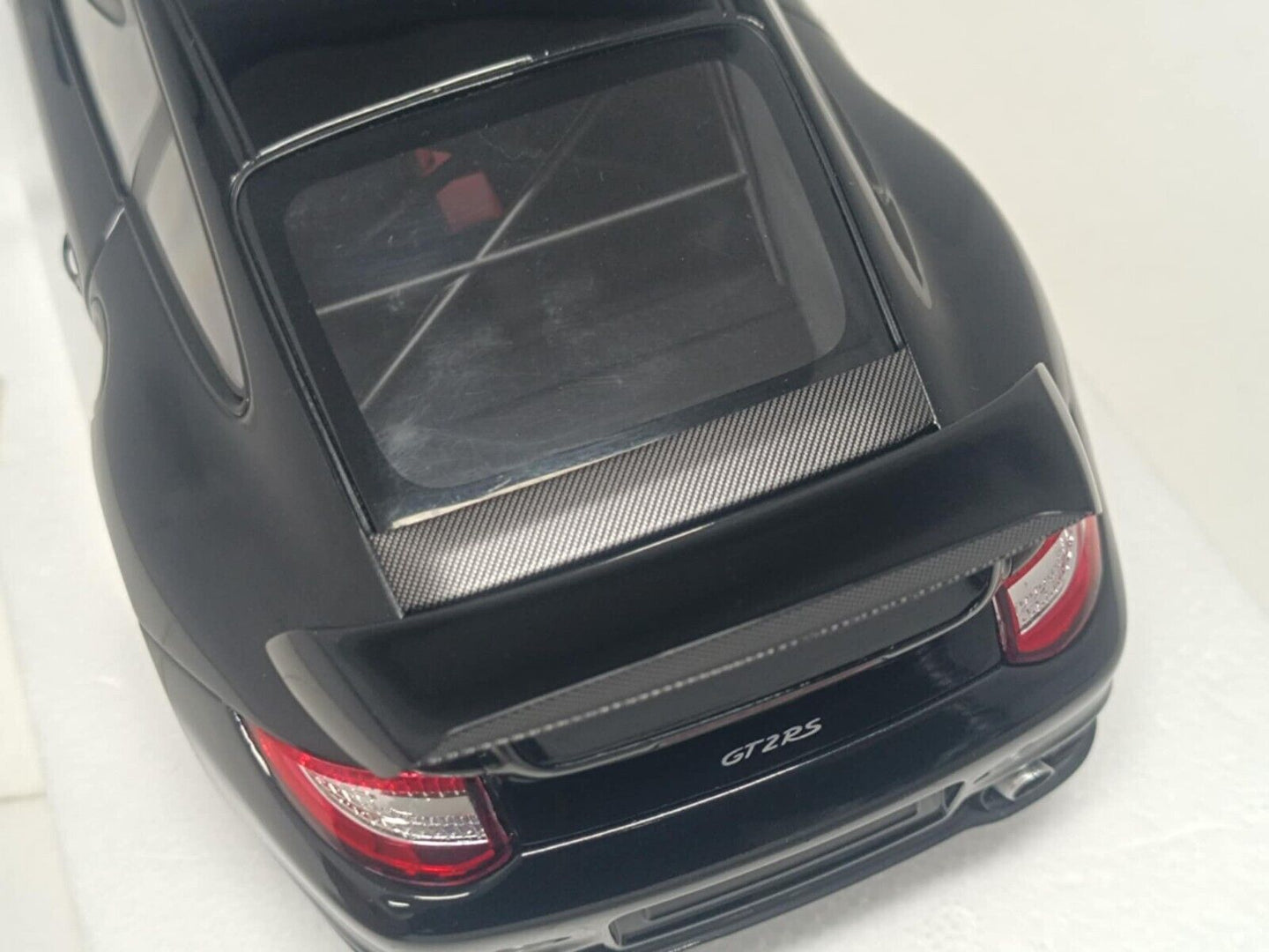 Porsche 911 GT2 RS 2011 Black With Gold Wheels Minichamps 1:18 Usato + Box Rare