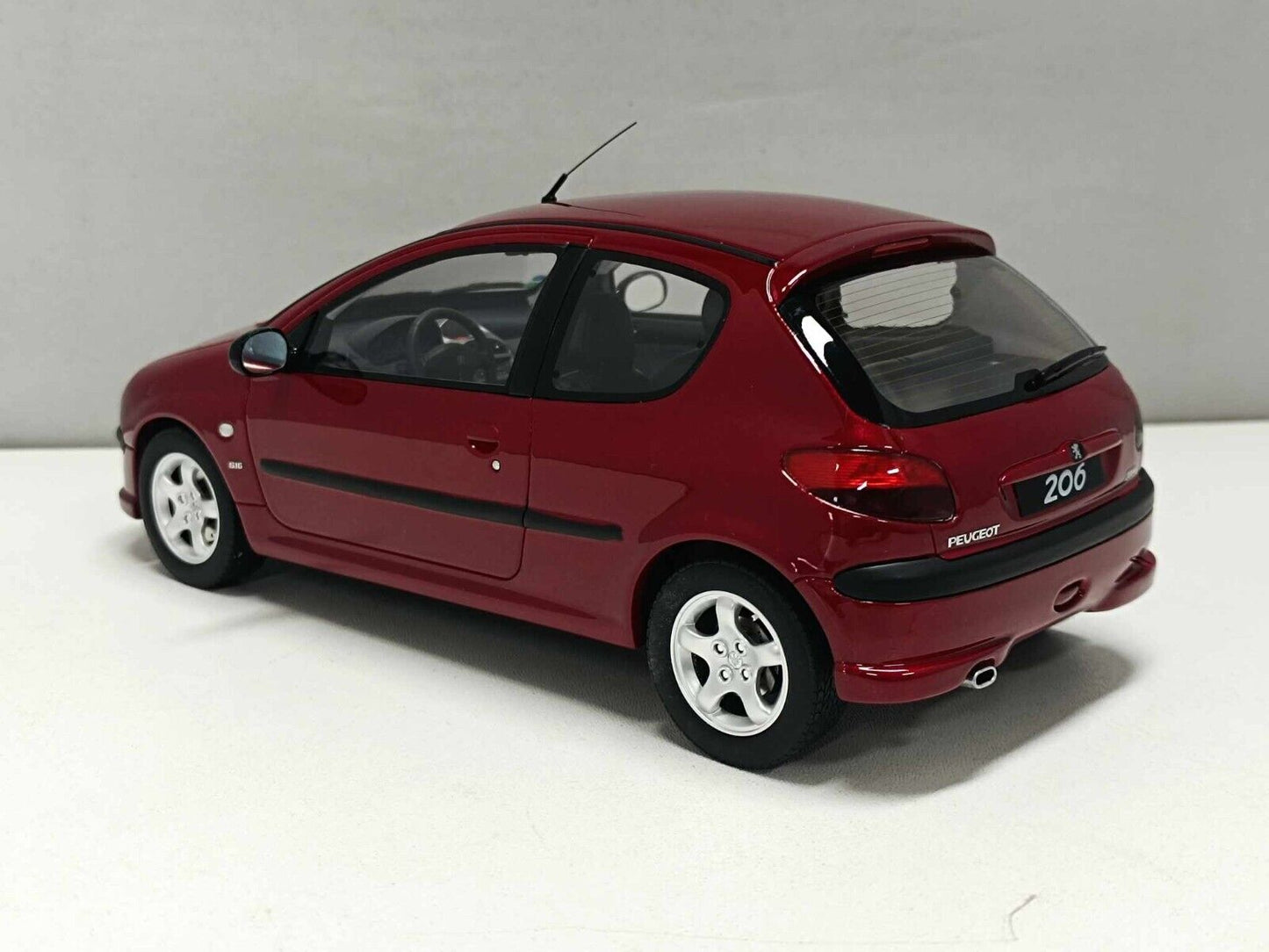 Peugeot 206 S16 Red 2003 - Ottomobile 1:18 Nuovo Limited Edition