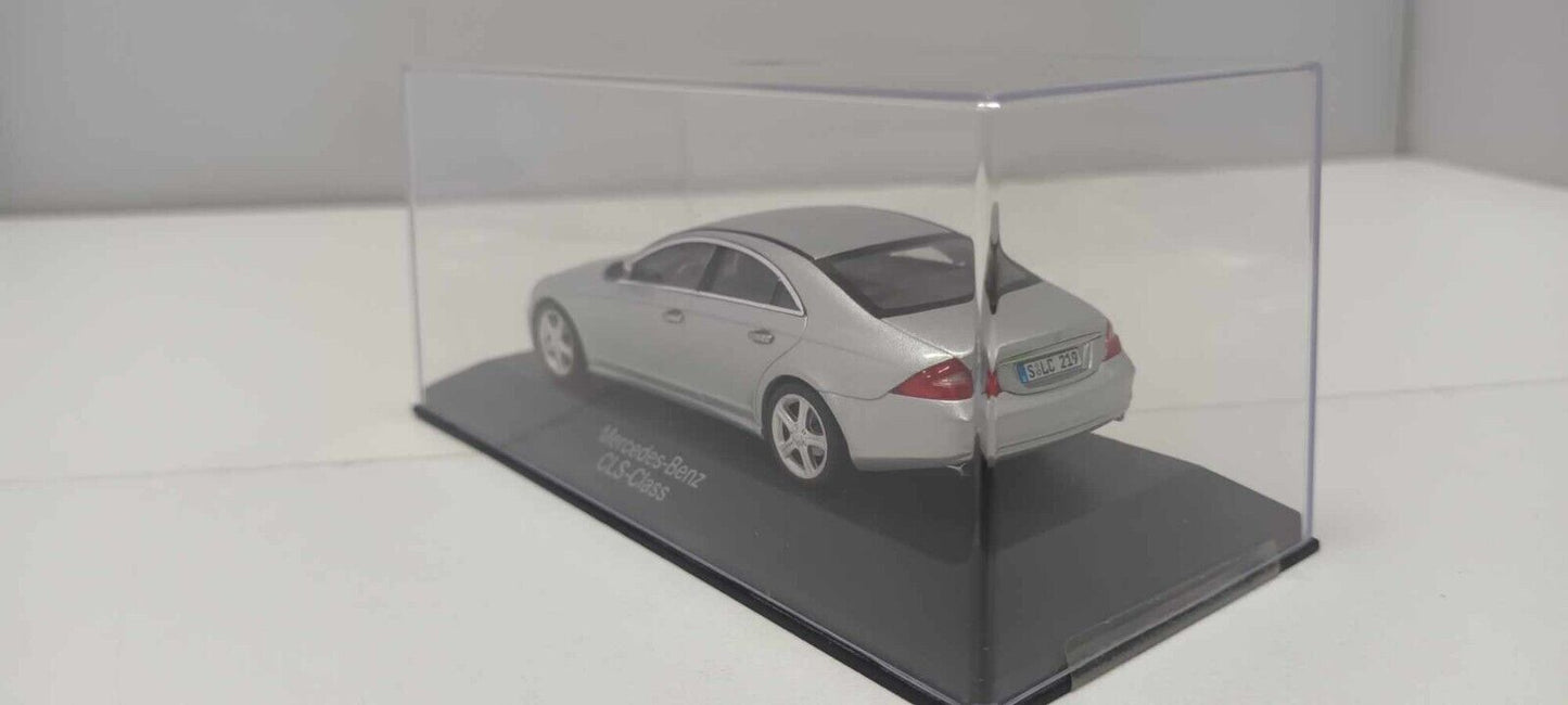 Mercedes-Benz CLS-Class Classe CLS Minichamps 1:43 Silver Usato + Teca