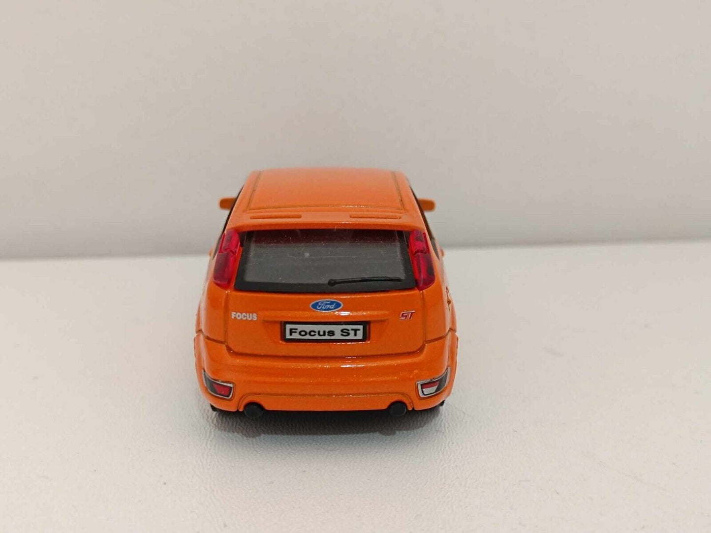 Ford Focus ST - Burago 1:43 GM Shop