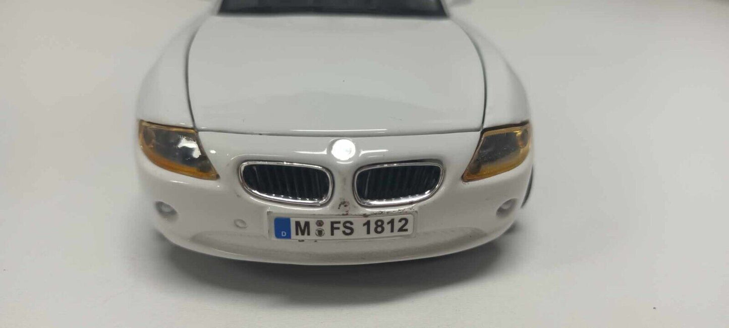BMW Z4 Spider 2003 White Bianco Burago 1:24 Usato 1/24
