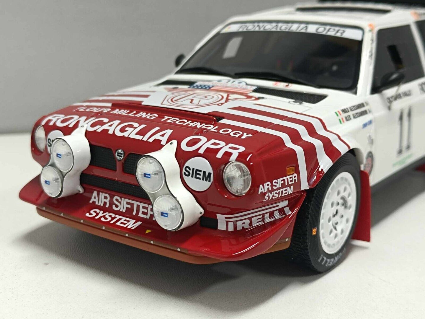 Lancia Delta S4 GR.B Olympus Rally 1986 - Ottomobile 1:18 Nuovo Limited