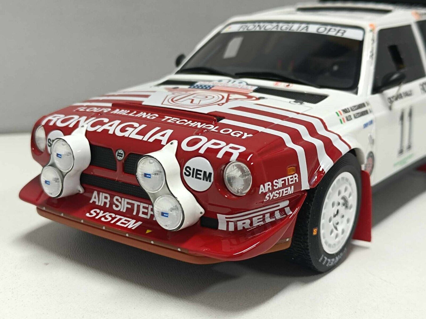 Lancia Delta S4 GR.B Olympus Rally 1986 - Ottomobile 1:18 Nuovo Limited