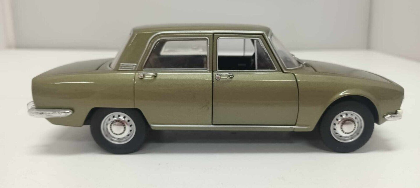 Alfa Romeo 1750 Berlina 1978 Verde Metallizzato Edicola Leo Models 1:24 Usato