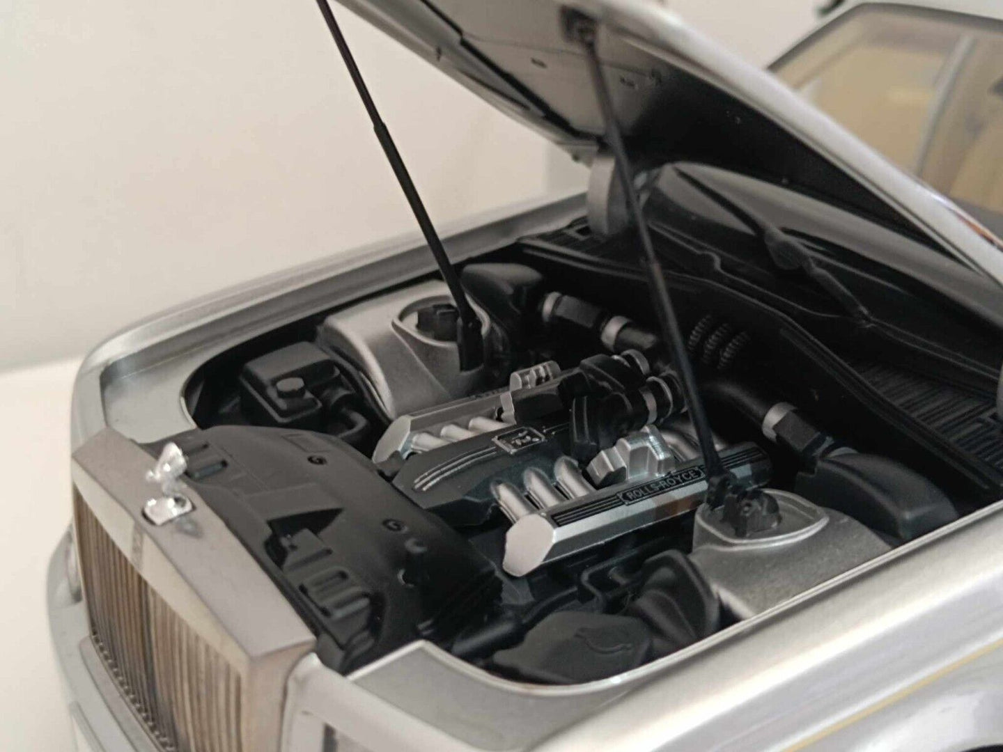 Rolls-Royce Phantom Extended Wheelbase (Very Rare) - Kyosho 1:18 GM Shop