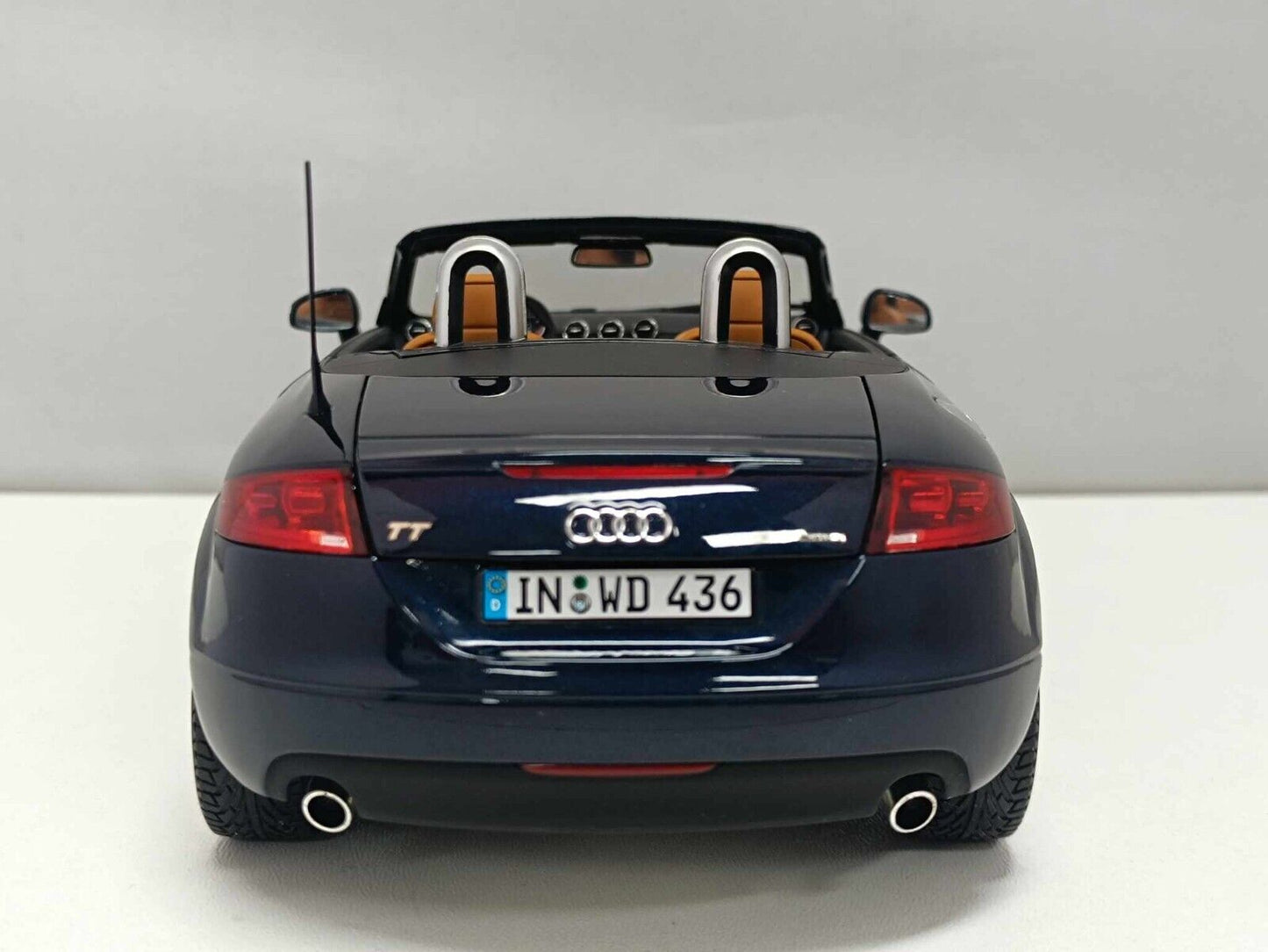 Audi TT Roadster 2006 Tiefseeblau - Minichamps Dealers Edition 1:18 GM Shop