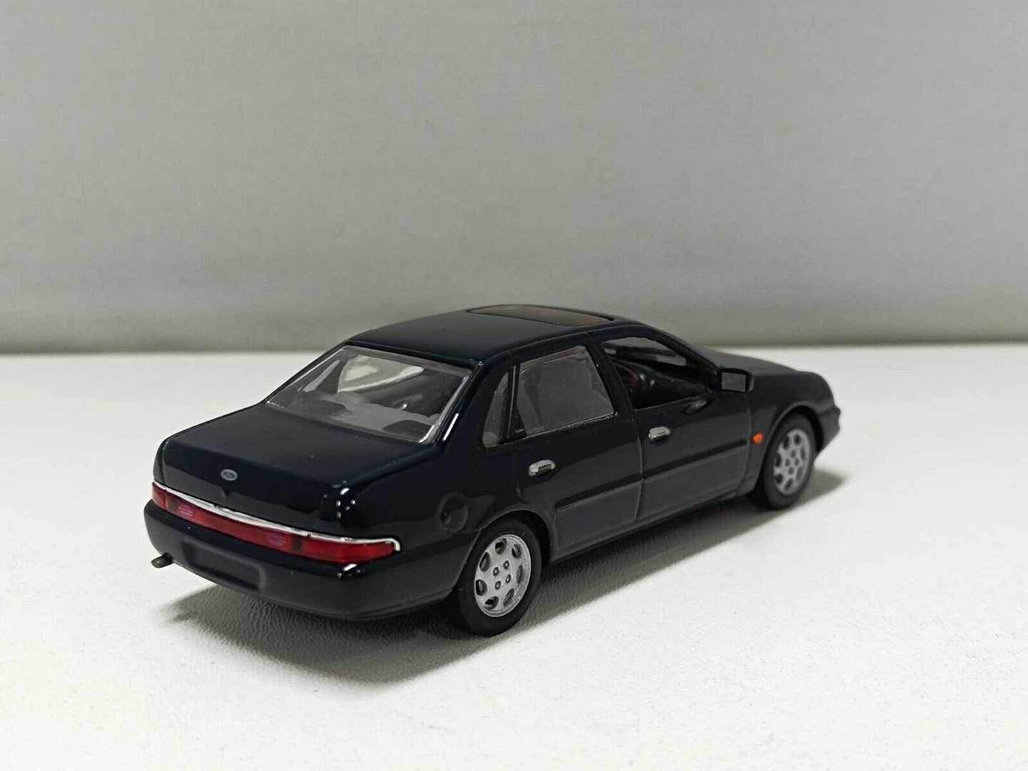 Ford Scorpio Saloon 1995 Blue Navy - Minichamps 1:43 Usato Teca