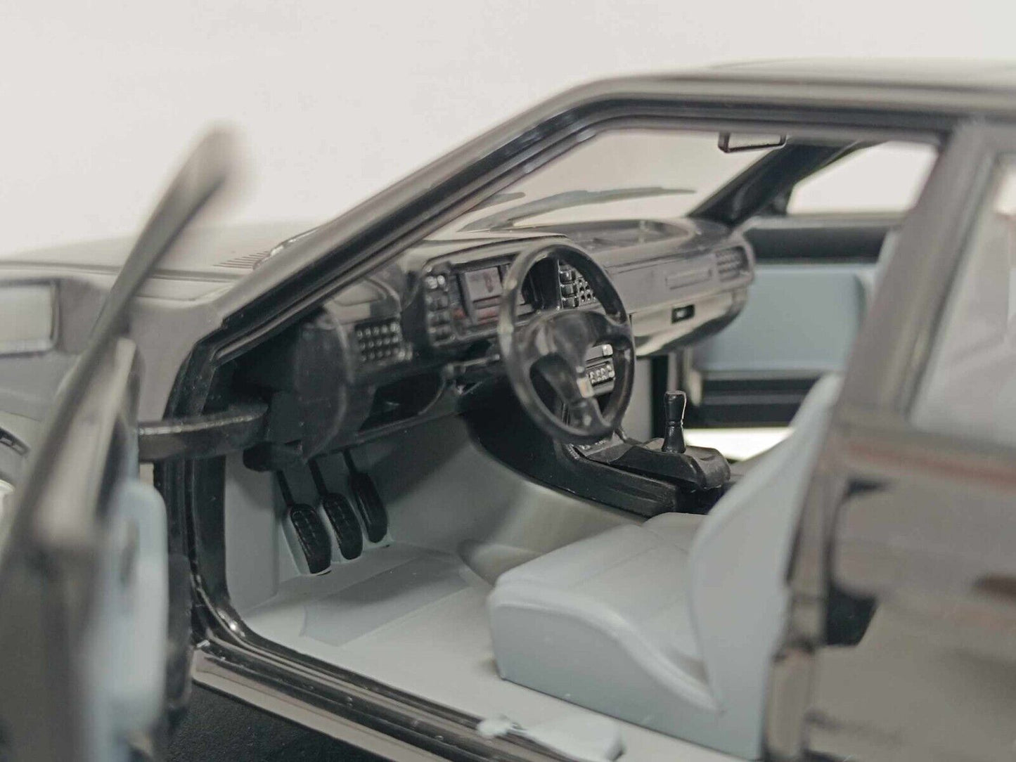 Audi Quattro 2.li Turbo 4 Nero Black 1986 Edicola Leo Models 1:24 Usato + Teca