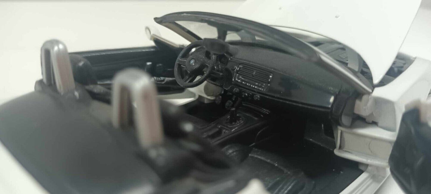 BMW Z4 Spider 2003 White Bianco Burago 1:24 Usato 1/24