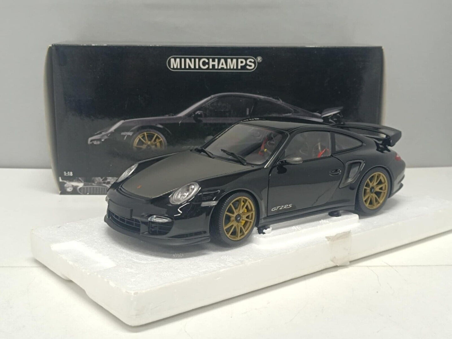 Porsche 911 GT2 RS 2011 Black With Gold Wheels Minichamps 1:18 Usato + Box Rare