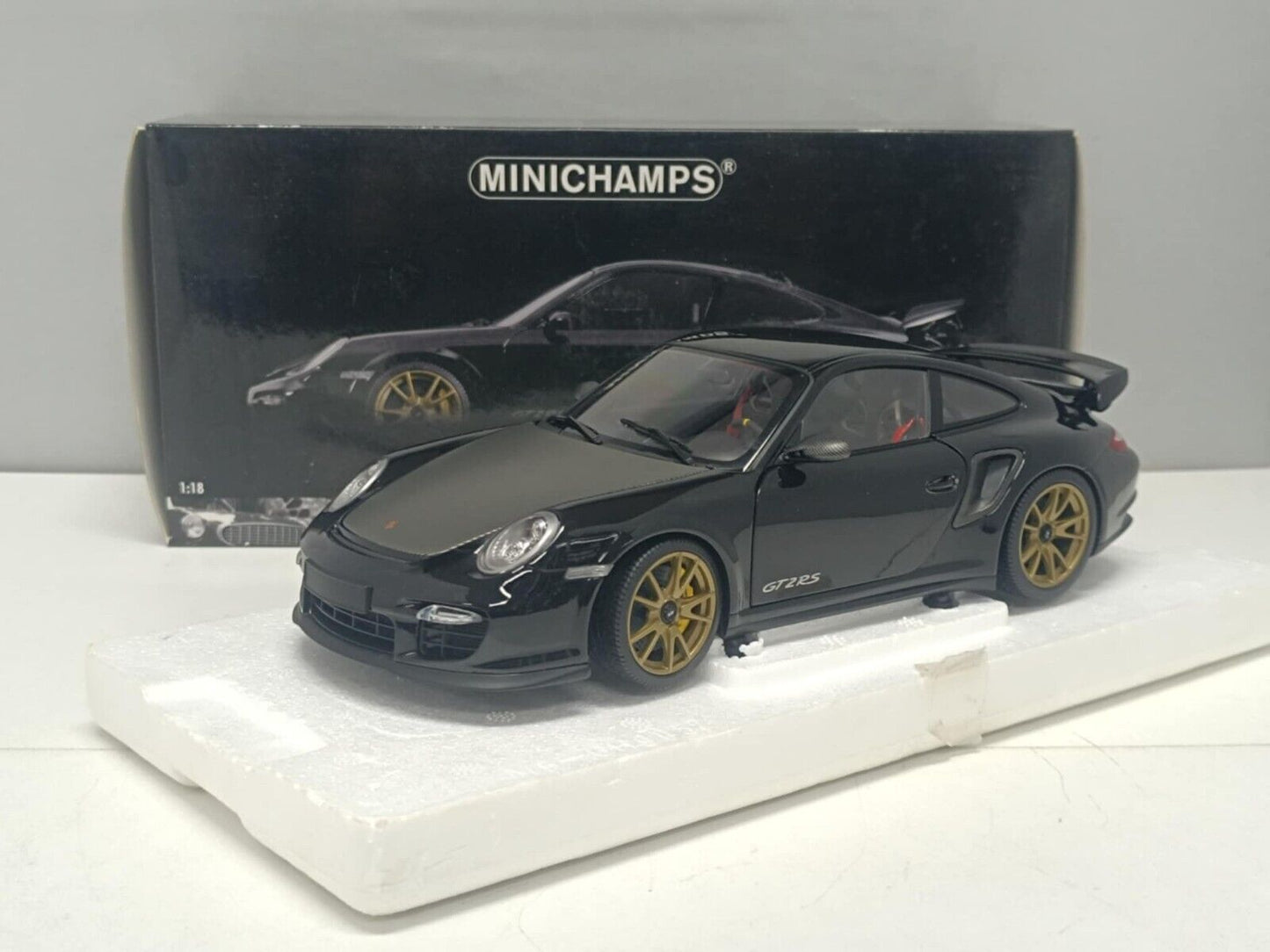 Porsche 911 GT2 RS 2011 Black With Gold Wheels Minichamps 1:18 Usato + Box Rare