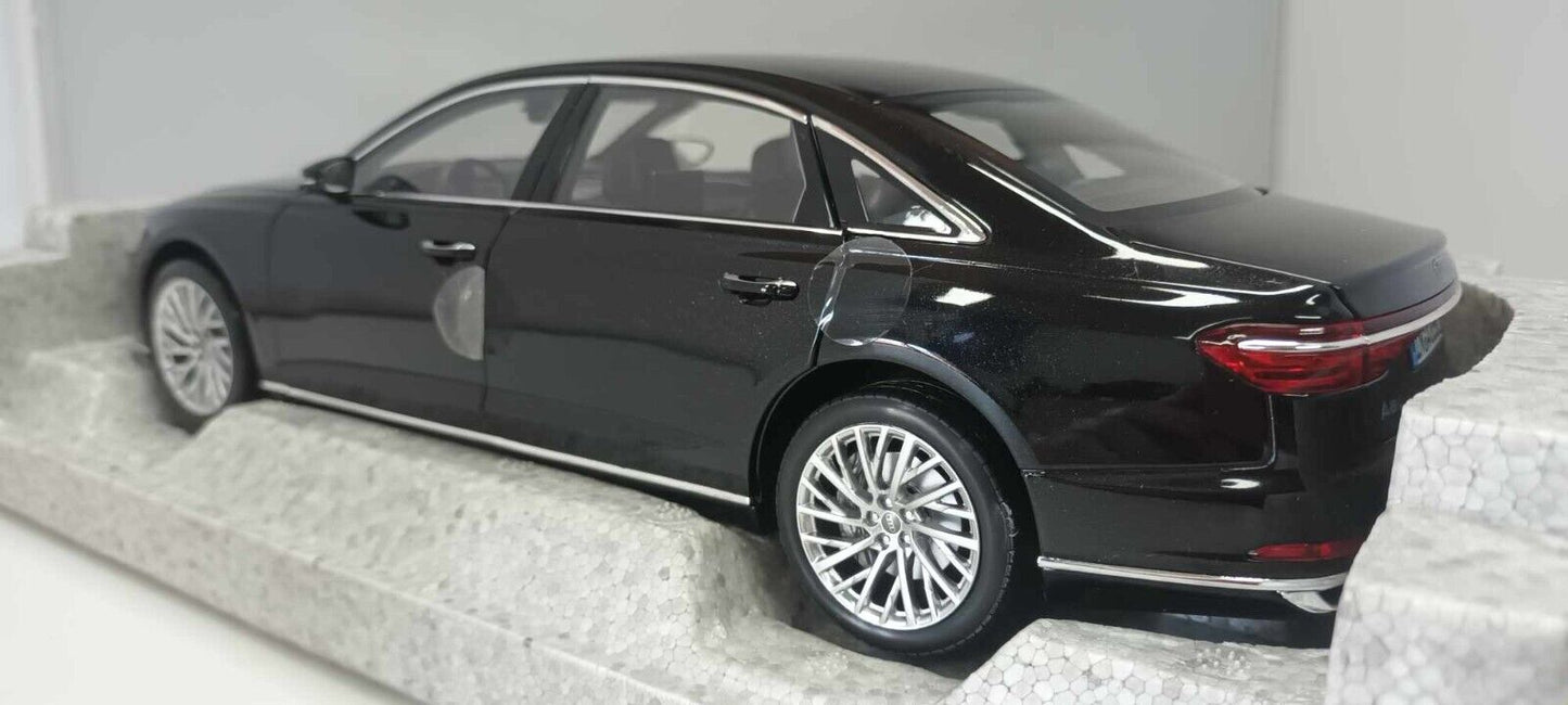 Audi A8 L Mythosschwartz Myth Black Norev 1:18 Audi Collection Usato + Box