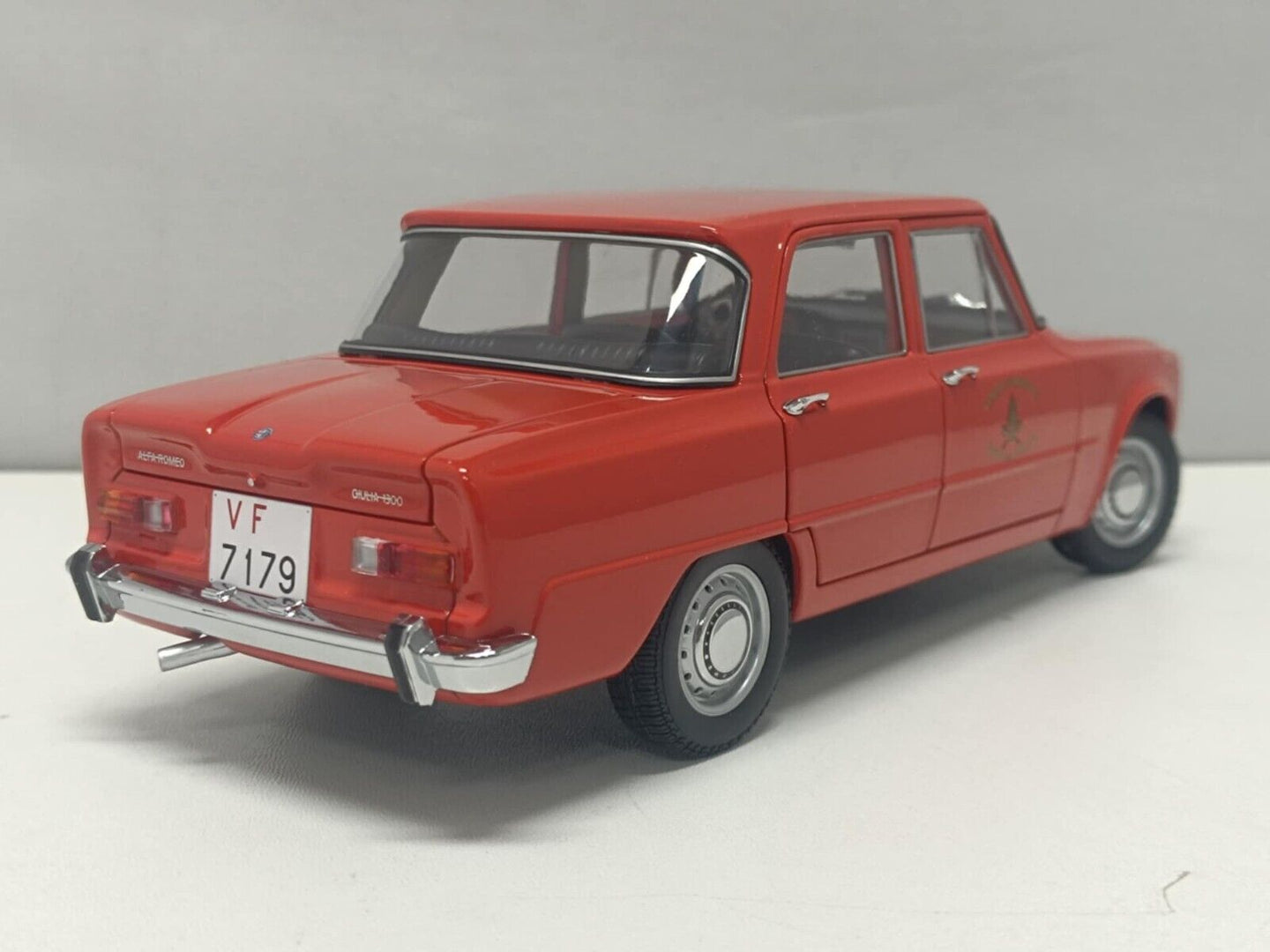 Alfa Romeo Giulia 1300 Vigili del fuoco 1970 Minichamps 1:18 Usato Limited 500