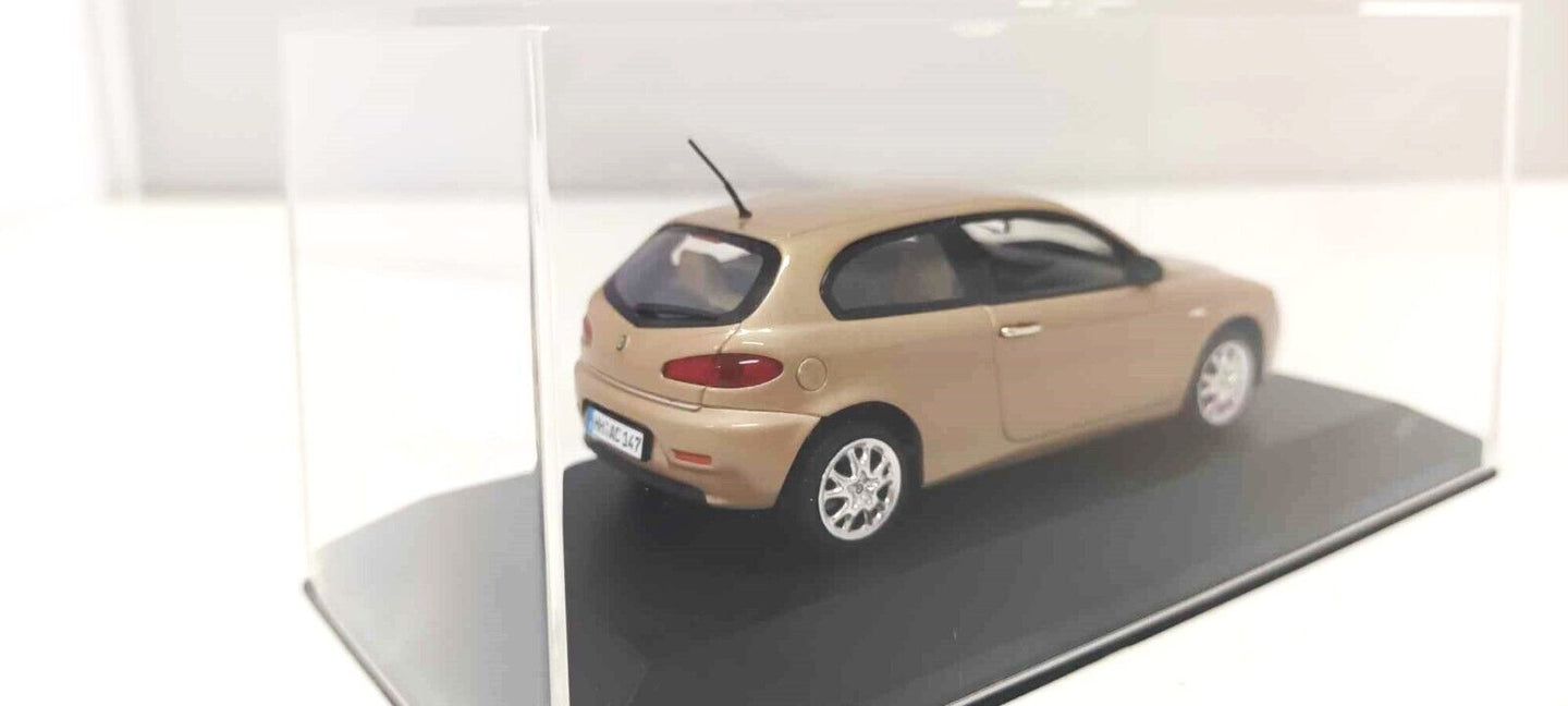 Alfa Romeo 147 Restyling 2 Serie 2005 Gold Luci Di Amalfi Minichamps 1:43 Teca