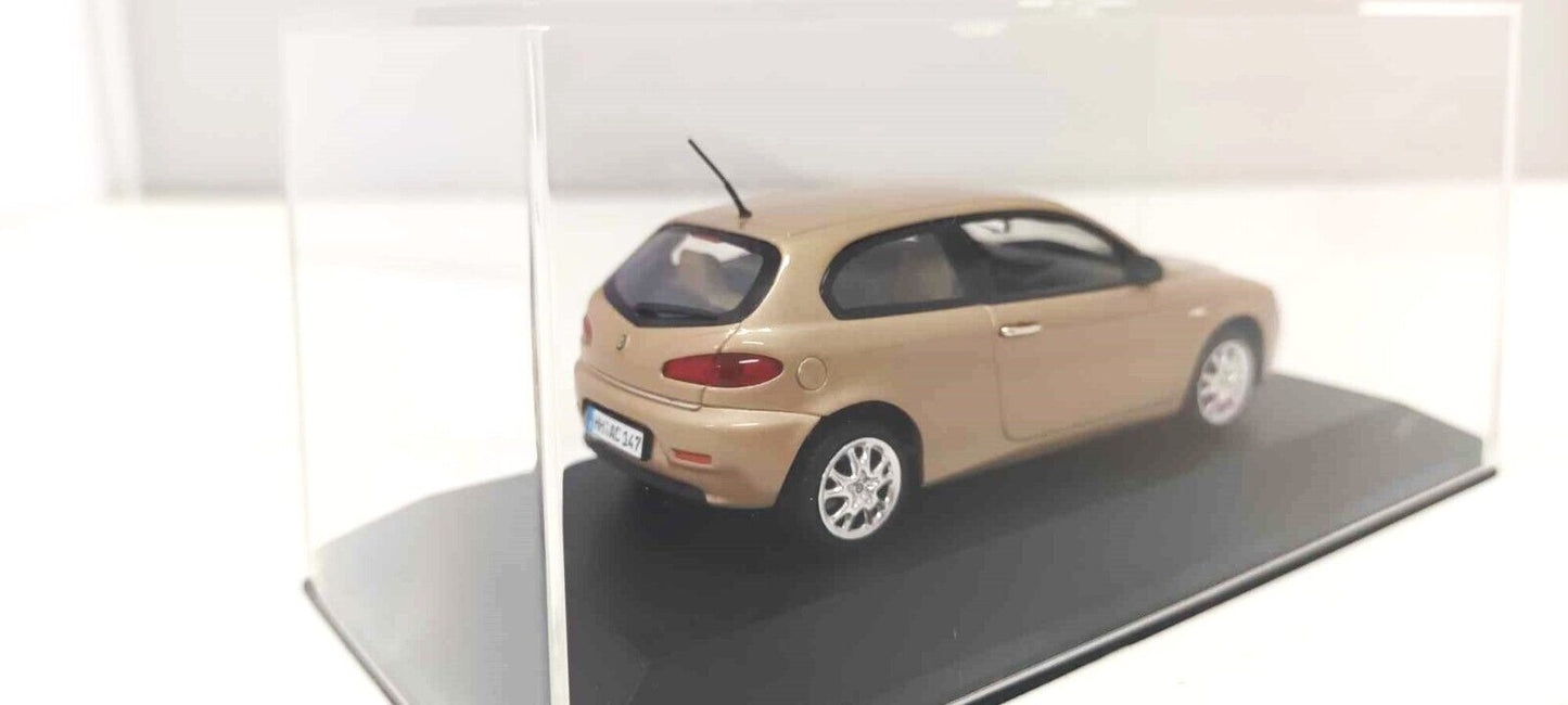 Alfa Romeo 147 Restyling 2 Serie 2005 Gold Luci Di Amalfi Minichamps 1:43 Teca