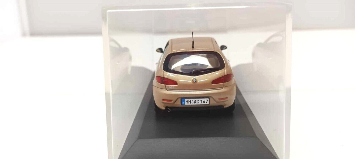 Alfa Romeo 147 Restyling 2 Serie 2005 Gold Luci Di Amalfi Minichamps 1:43 Teca
