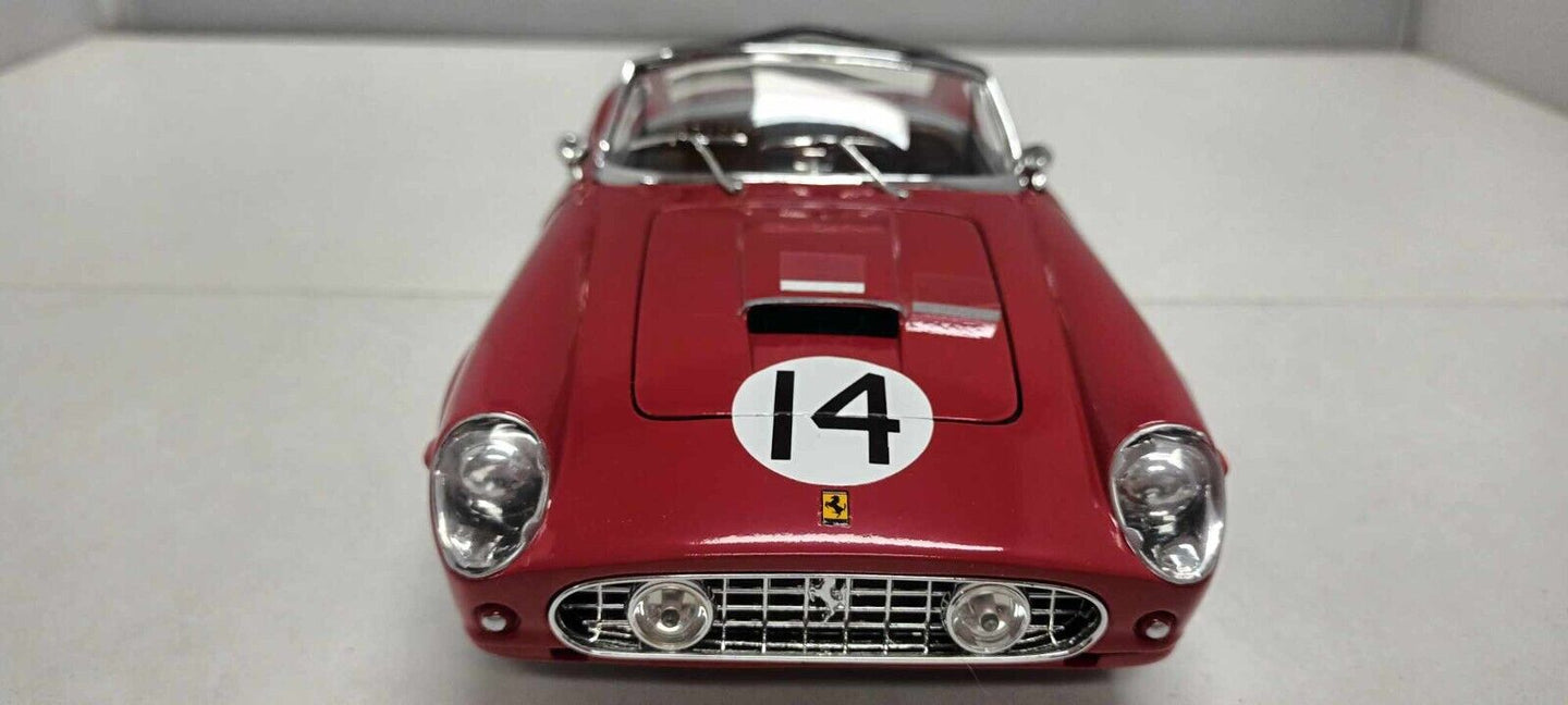 Ferrari 250 GT LWB California Spyder 12h di Sebring 1960 Hot Wheels 1:18 Usato