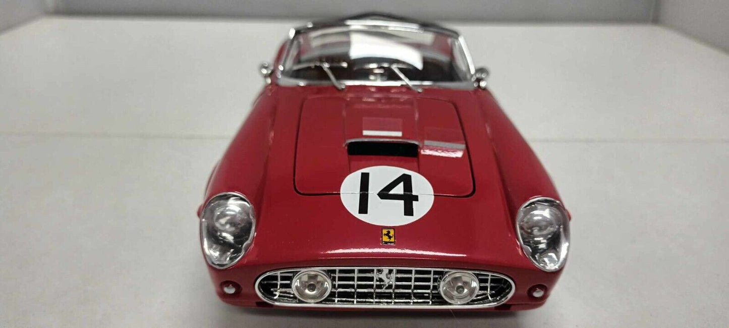 Ferrari 250 GT LWB California Spyder 12h di Sebring 1960 Hot Wheels 1:18 Usato