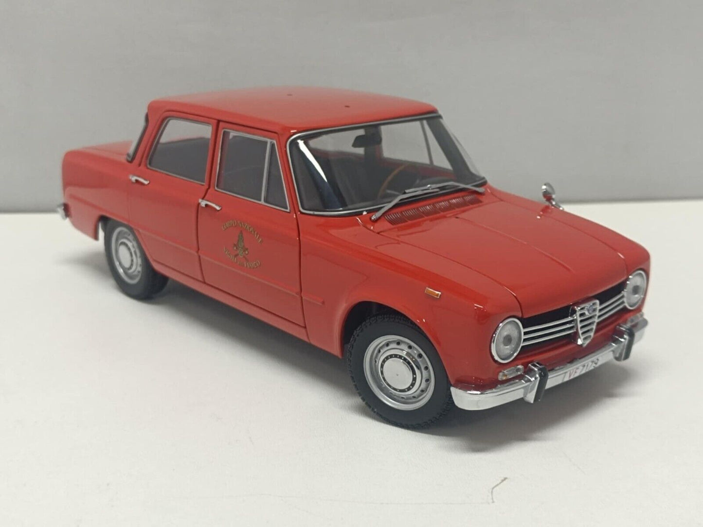 Alfa Romeo Giulia 1300 Vigili del fuoco 1970 Minichamps 1:18 Usato Limited 500