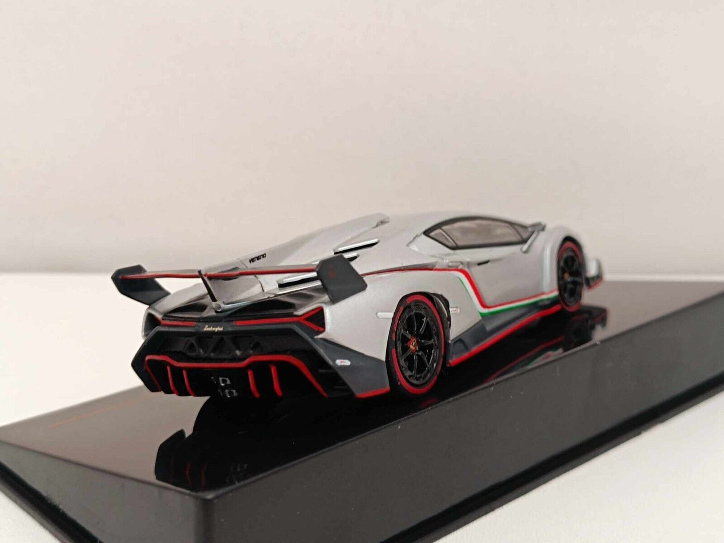 Lamborghini Veneno (2013) - Ixo Models 1:43 GM Shop