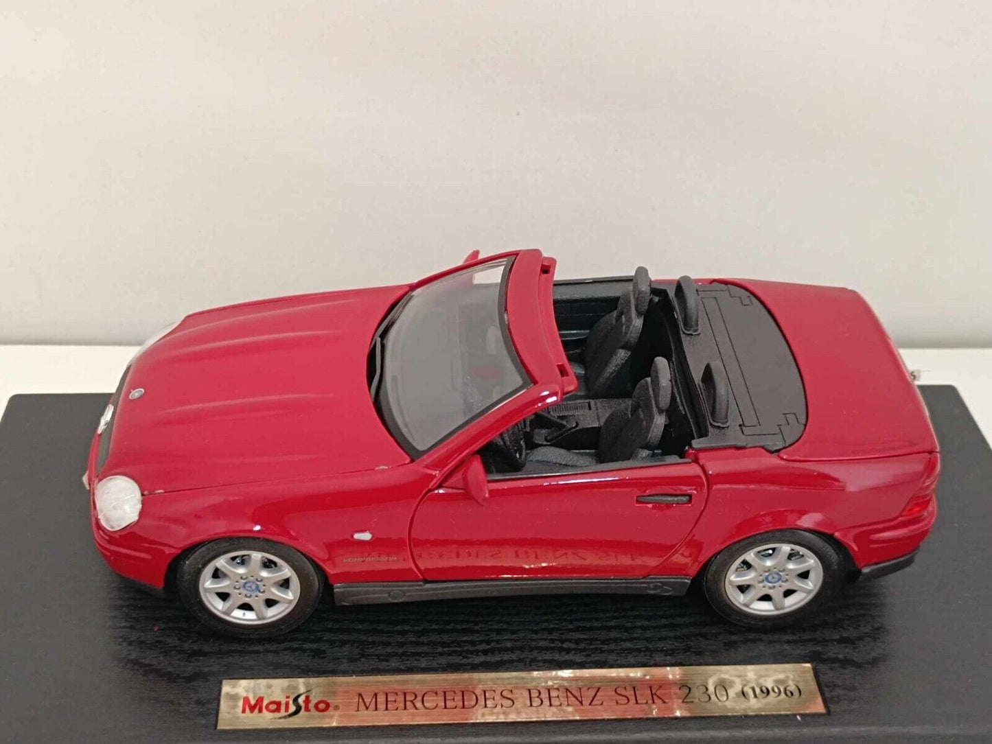 Mercedes-Benz SLK 230 - Maisto 1:18 GM Shop