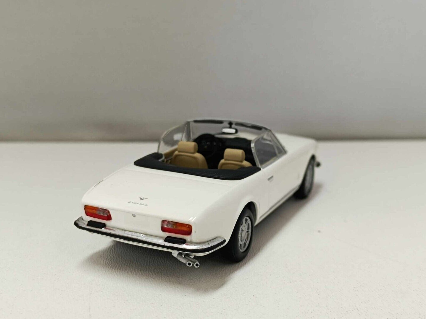Peugeot 504 Cabriolet 1977 Blanc Alaska Minichamps 1:43 Limited Edition 2.640 Pz
