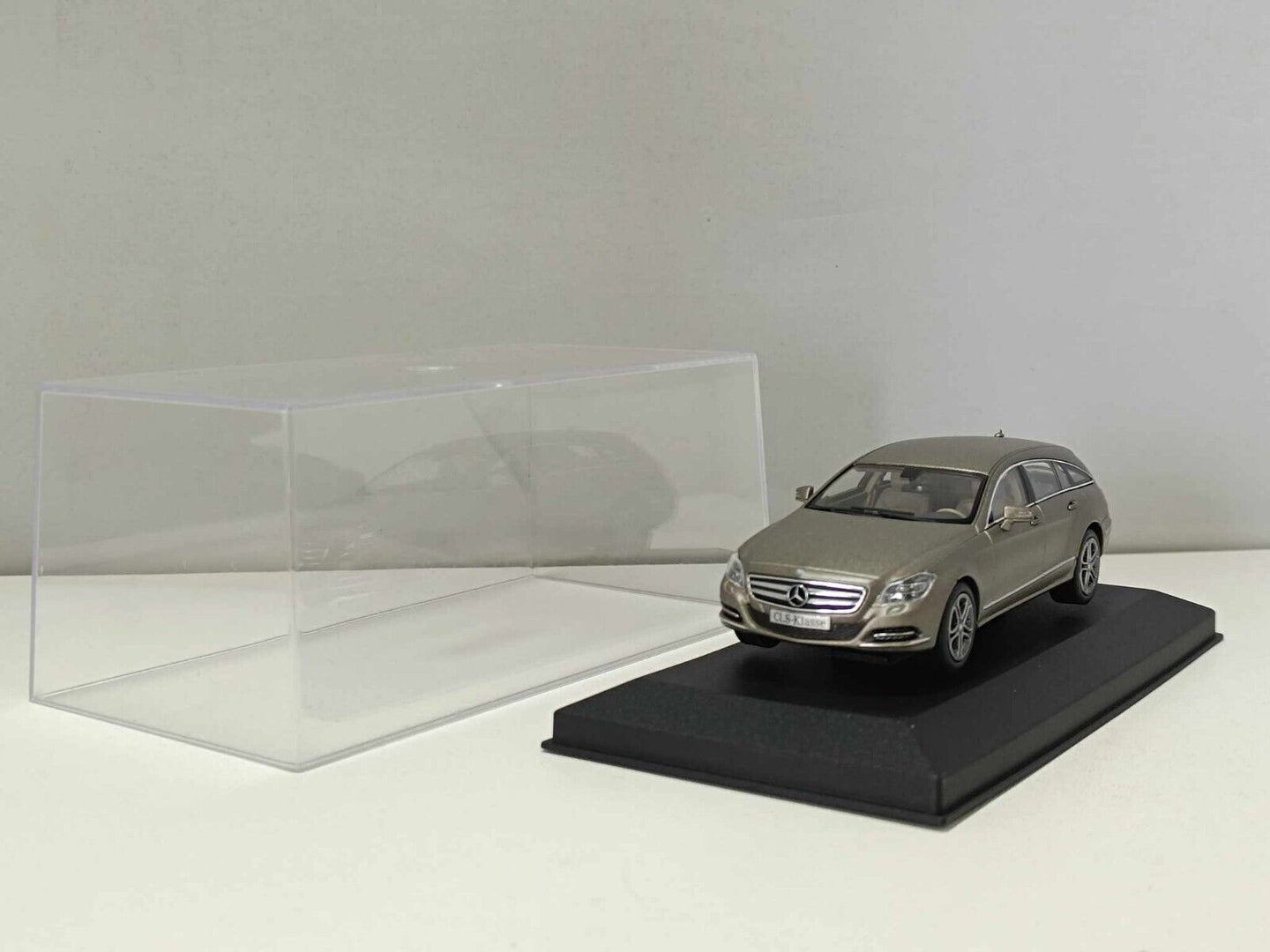 Mercedes-Benz CLS Klasse Shooting Brake 2010 - Norev 1:43 Usato