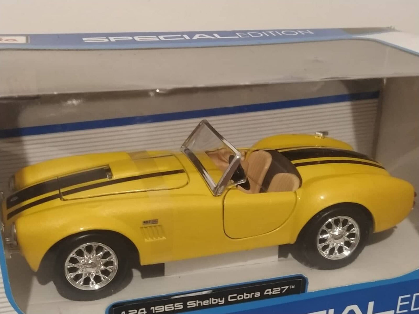 Shelby Cobra 427 1965 - Maisto 1:24 GM Shop