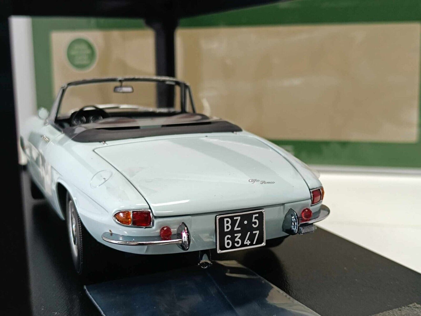 Alfa Romeo Duetto Spider 1600 - 1966 Blu Celeste - Touring Modelcars 1:18 Nuovo