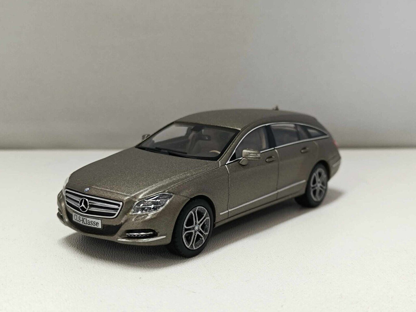 Mercedes-Benz CLS Klasse Shooting Brake 2010 - Norev 1:43 Usato