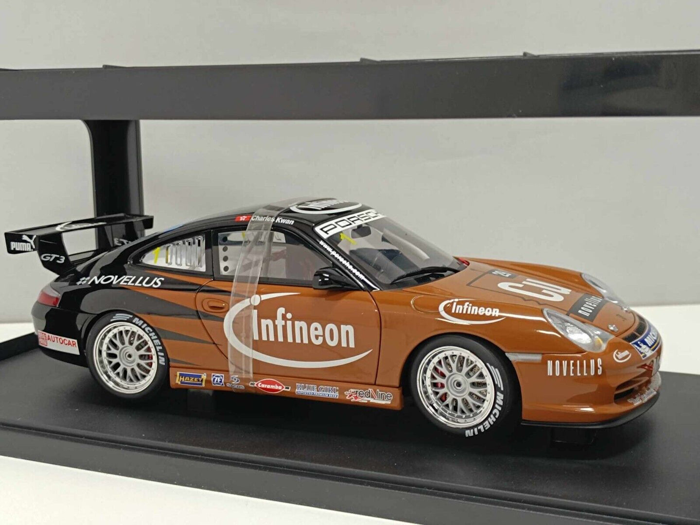 Porsche 911 (996) GT3R Asian Carrera Cup 2004 C.Kwan Driver Edition Autoart 1:18