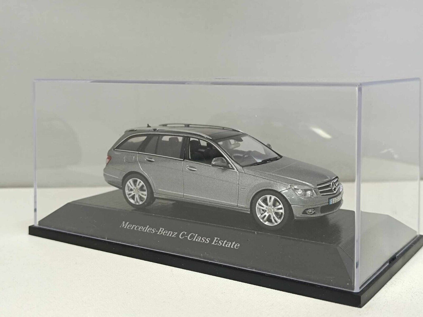Mercedes-Benz C Klasse T-Modell W204 2007 Palladium Silver Schuco 1:43 Dealer