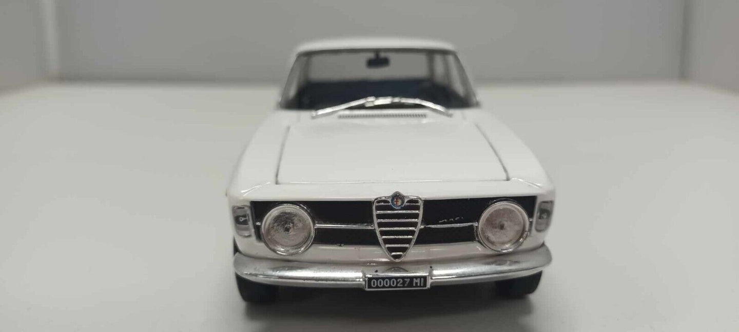 Alfa Romeo Giulia GT 1300 Junior 1965 Bianco White Edicola By Metro 1:24 Usato