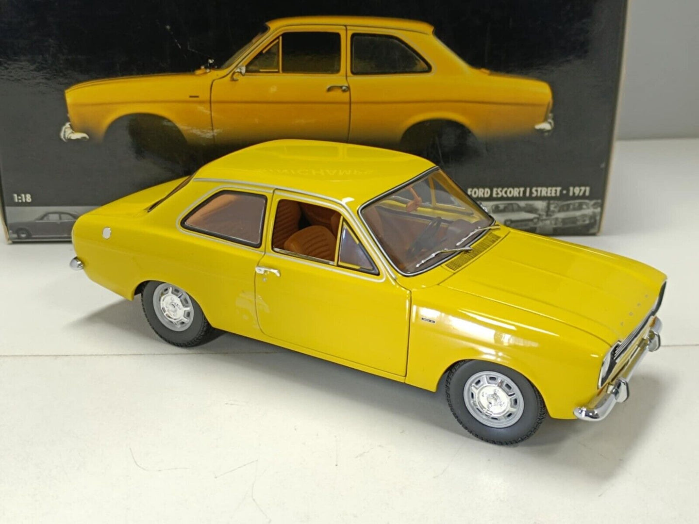 Ford Escort I Street 1971 Giallo Yellow Minichamps 1:18 Usato + Box 1/18
