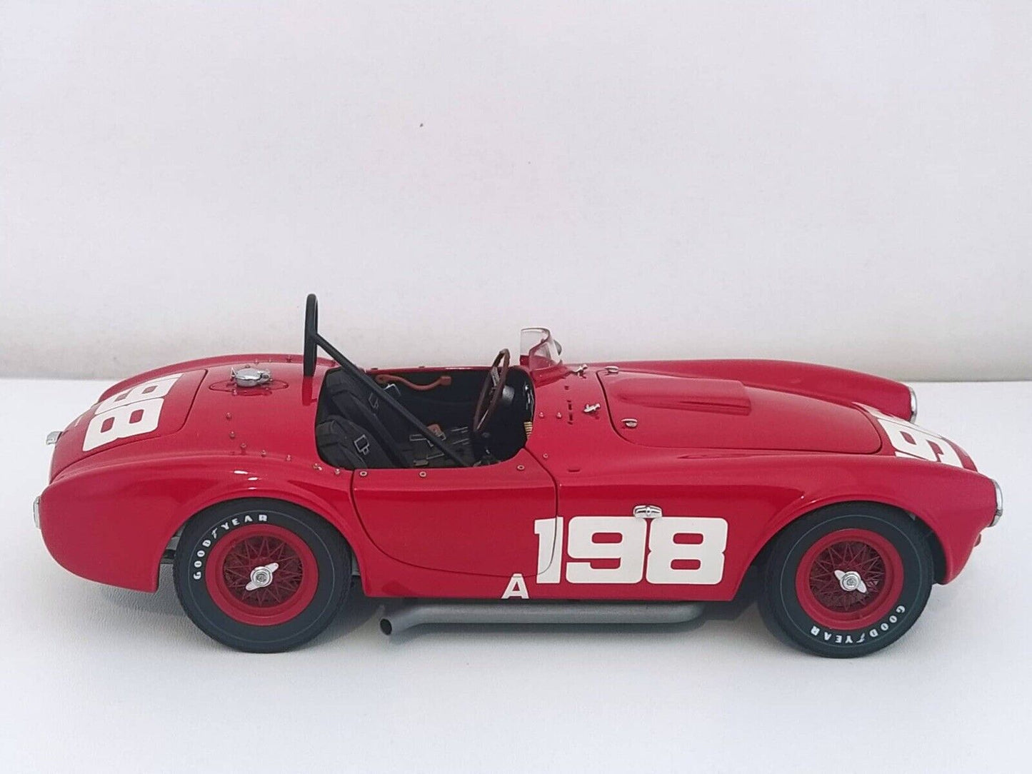 Shelby Cobra 260 #198 1963 - Exoto 1:18 - GM Shop 