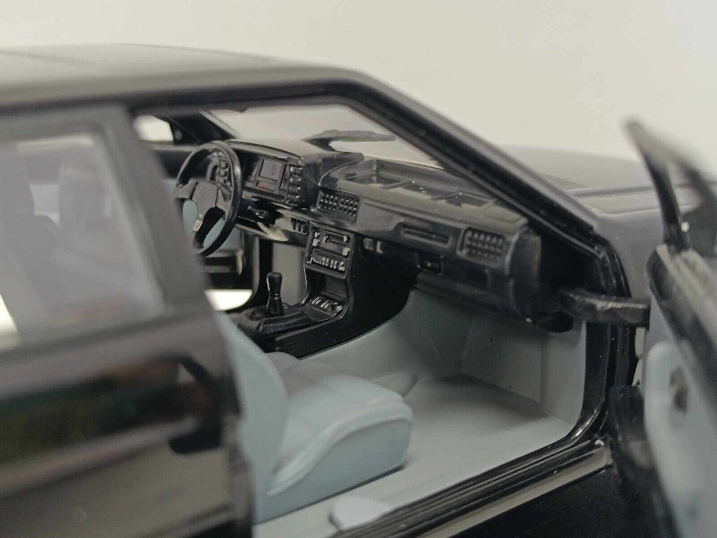 Audi Quattro 2.li Turbo 4 Nero Black 1986 Edicola Leo Models 1:24 Usato + Teca