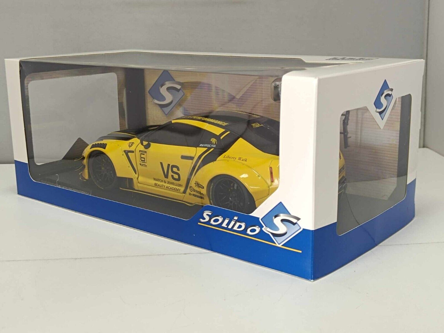 Nissan GTR R35 LB Liberty Walk Type 2 - 2020 Yellow Giallo Solido 1:18 Nuovo