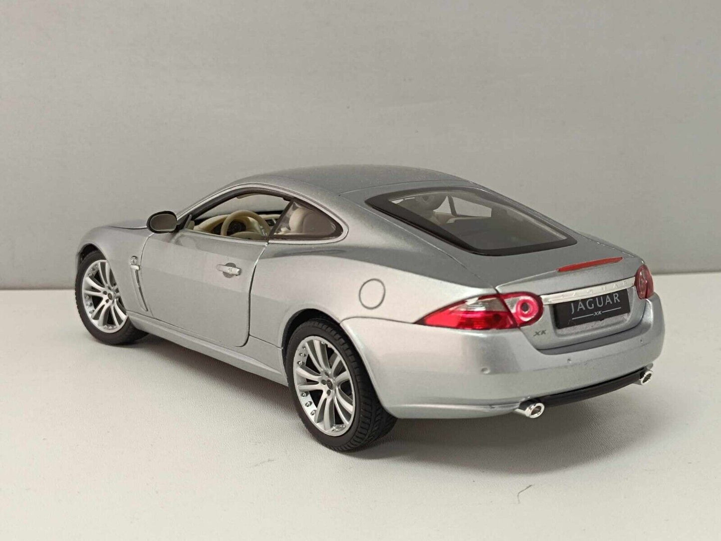 Jaguar XK Coupe 2006 Silver Welly 1/18 Usato Rara Very Rare Diecast GM Shop
