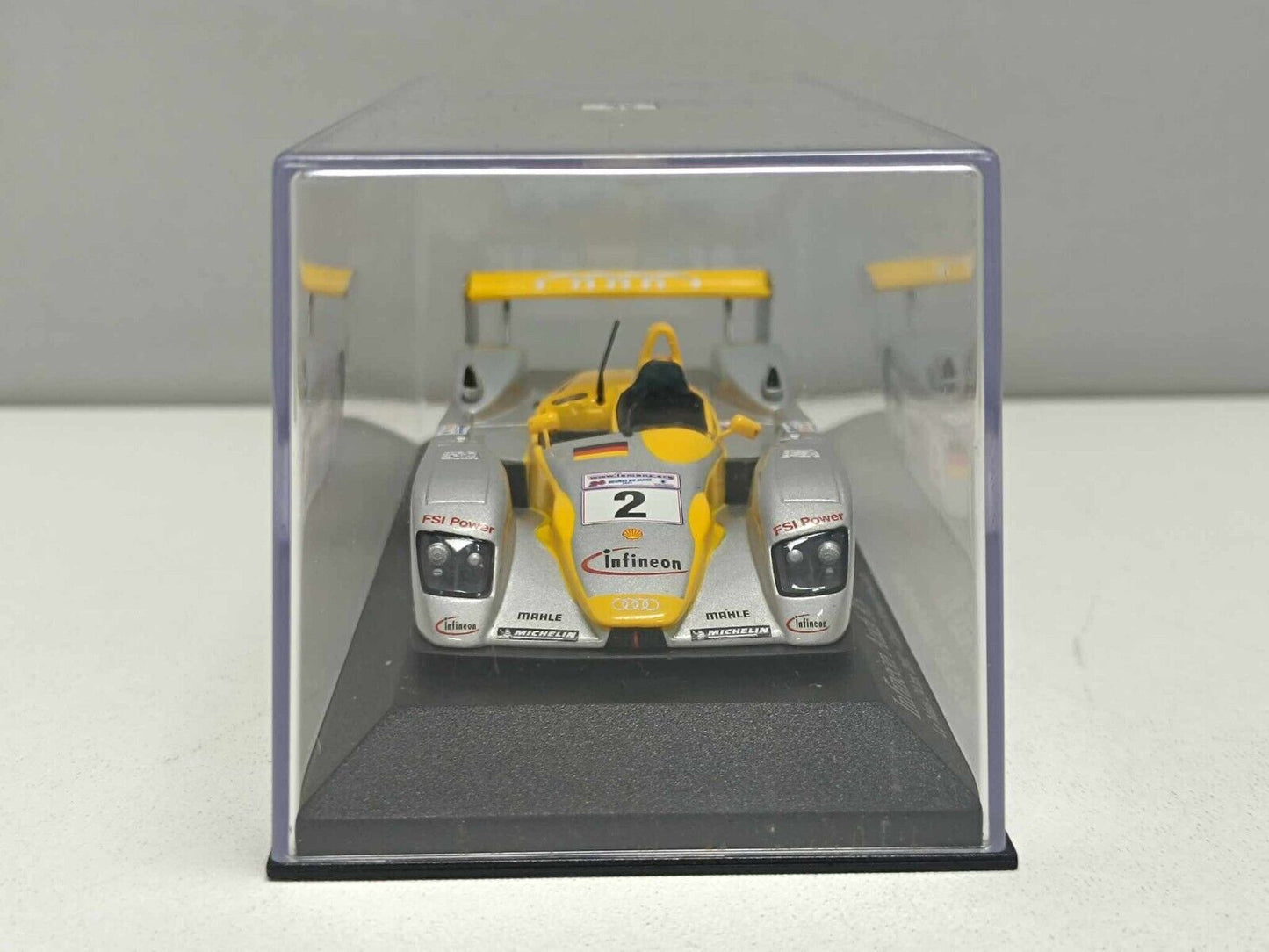 Infineon Audi R8 Le Mans 24 hrs 2002 #2 Limited Edition Minichamps 1:43 Usato