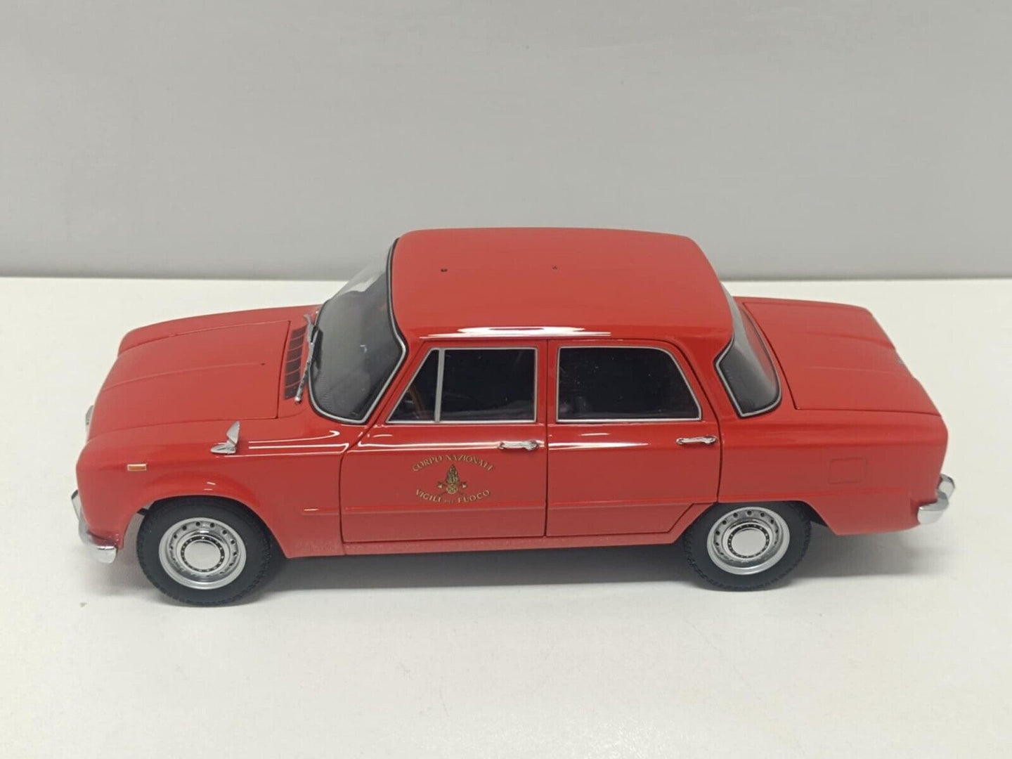 Alfa Romeo Giulia 1300 Vigili del fuoco 1970 Minichamps 1:18 Usato Limited 500