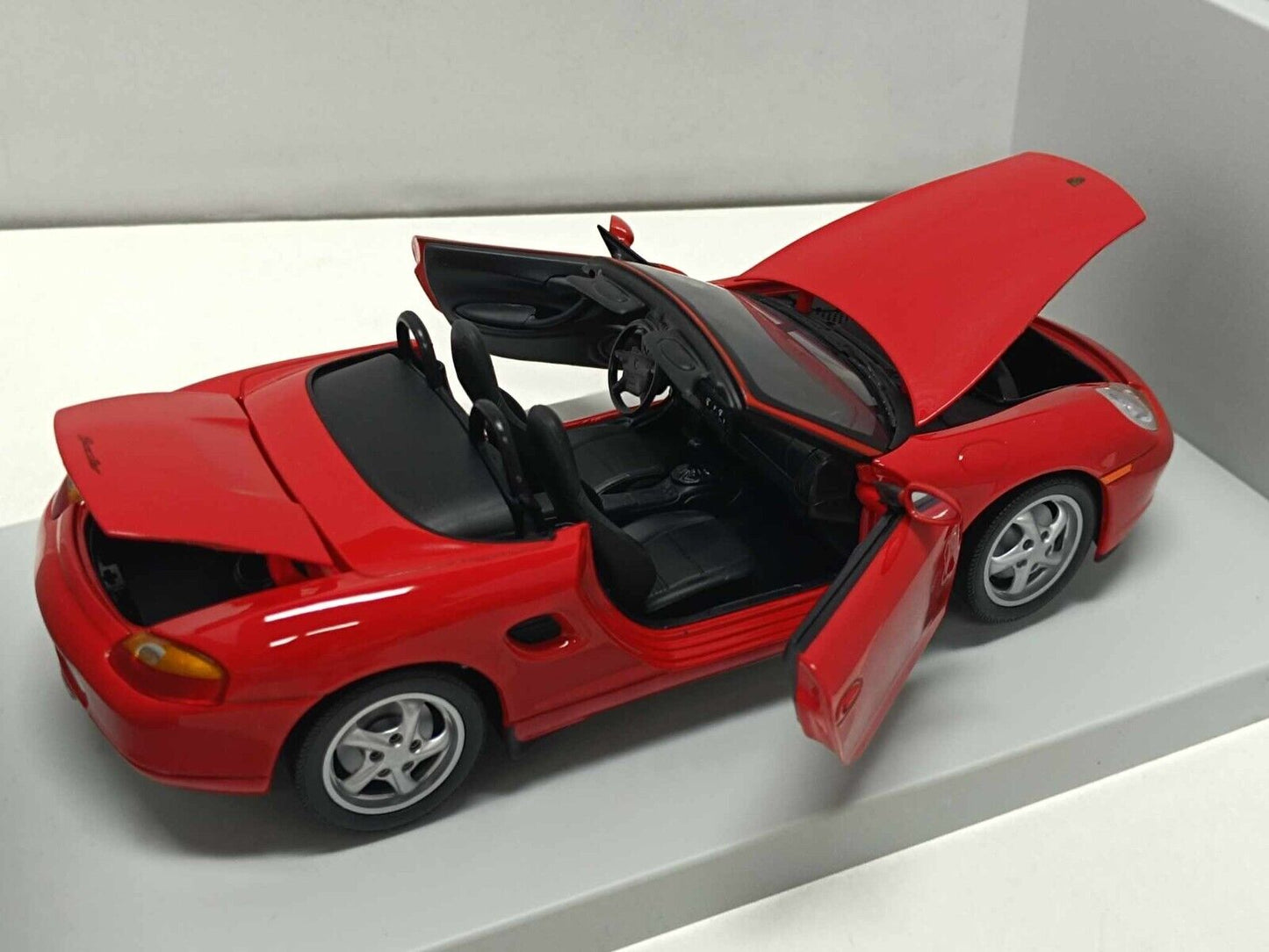 Porsche Boxster Cabriolet 1996 Red Rosso UT Models 1:18 Usato + Box