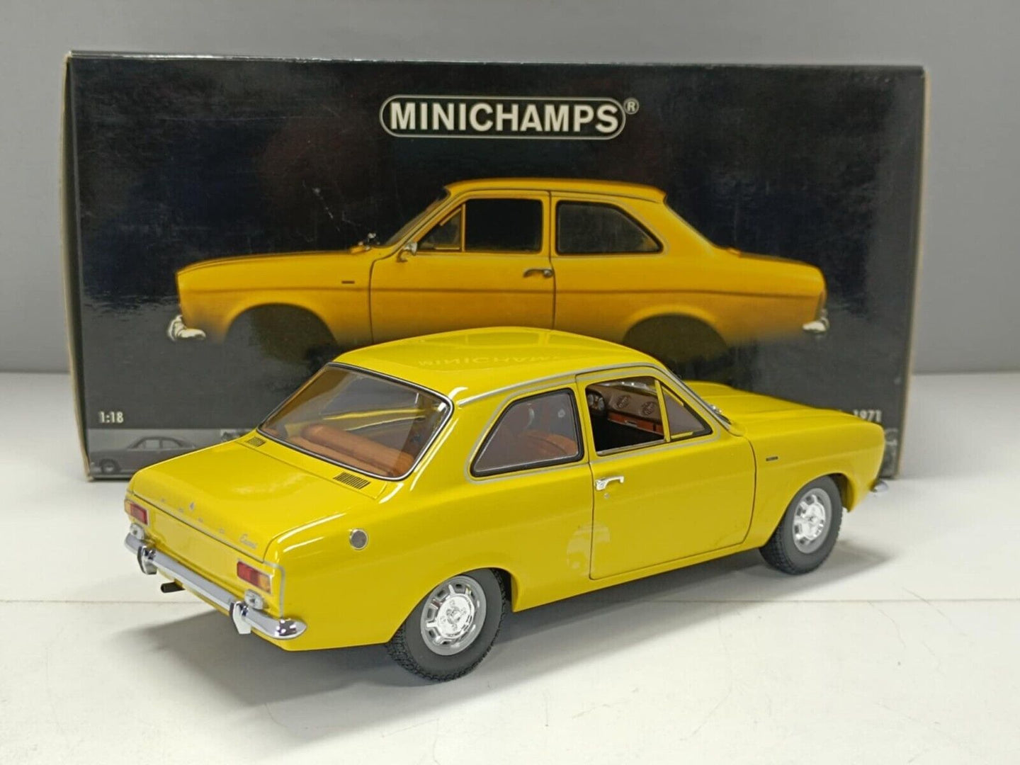 Ford Escort I Street 1971 Giallo Yellow Minichamps 1:18 Usato + Box 1/18