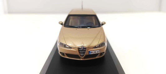 Alfa Romeo 147 Restyling 2 Serie 2005 Gold Luci Di Amalfi Minichamps 1:43 Teca