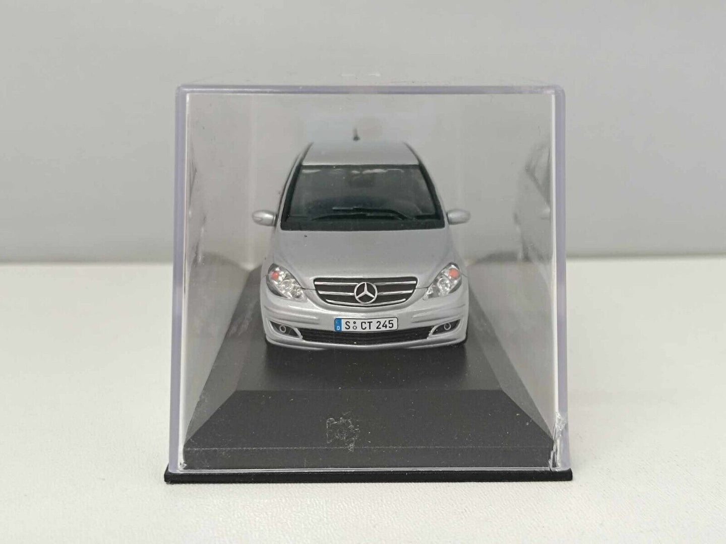 Mercedes-Benz B-Klasse W245 Minichamps 1/43 Polarsilver Usato + Teca